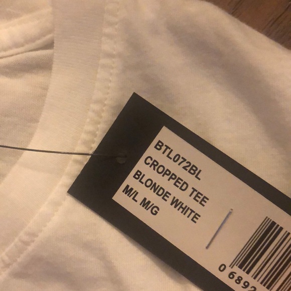 1 LEFT ❗️NEW BLONDE BRUNETTE THE LABEL CROPT-SHIRT - Picture 5 of 5